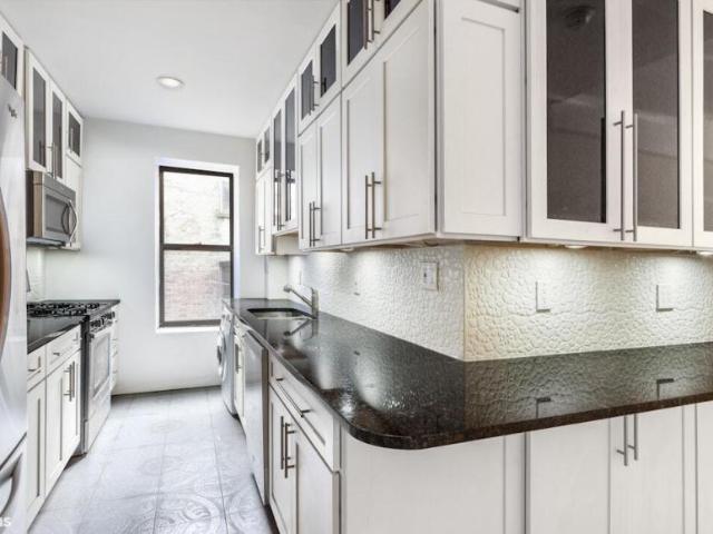 Apartment for sale in Arverne, New York