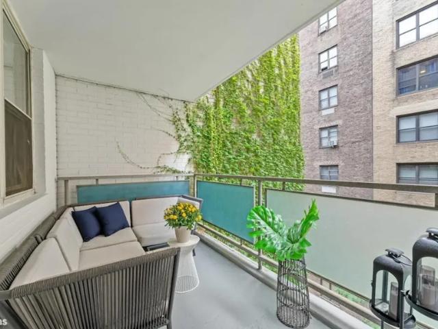 Apartment for sale in Arverne, New York