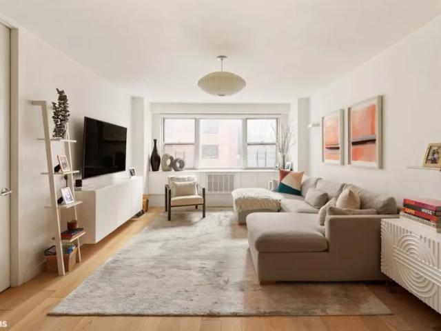 Apartment for sale in Arverne, New York