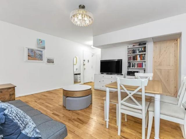 Apartment for sale in Arverne, New York