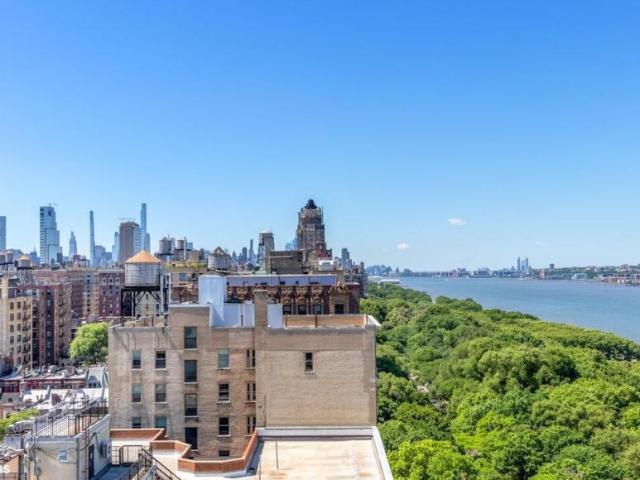 Apartment for sale in Arverne, New York