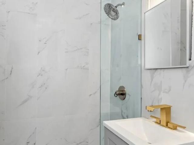Apartment for sale in Manhattan Community Board 7, New York
