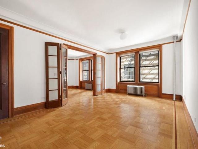 Apartment for sale in Arverne, New York