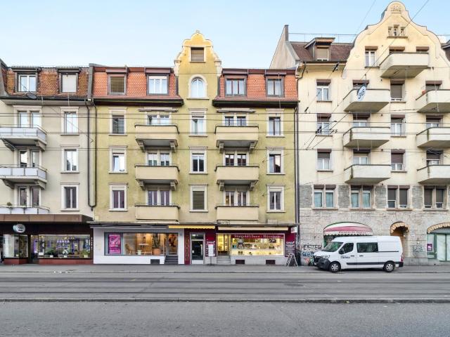Apartment kaufen in Einigen, Zürich