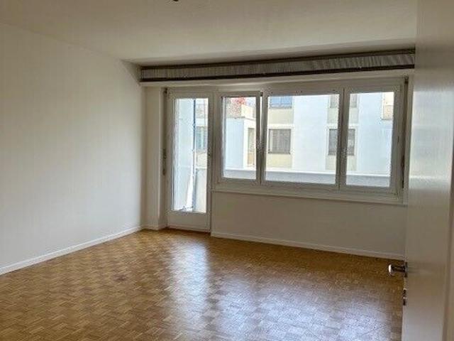 Apartment kaufen in Einigen, Zürich