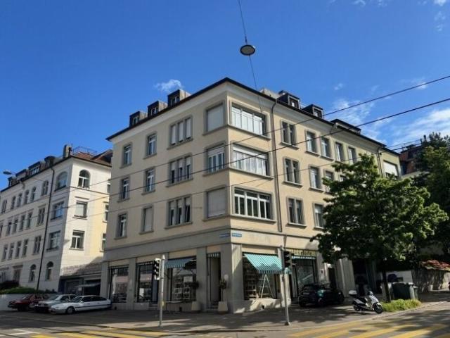 Apartment kaufen in Einigen, Zürich