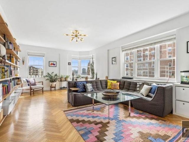 Apartment for sale in Arverne, New York