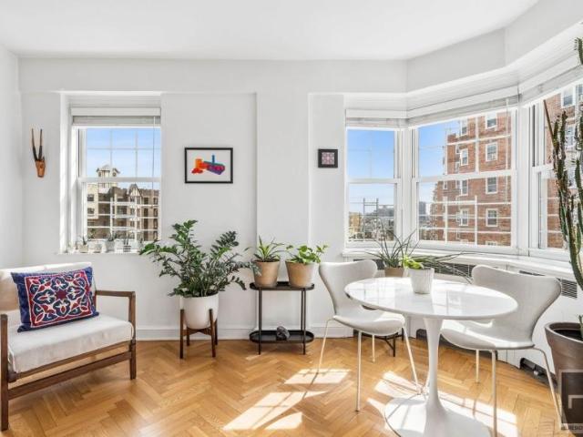 Apartment for sale in Arverne, New York