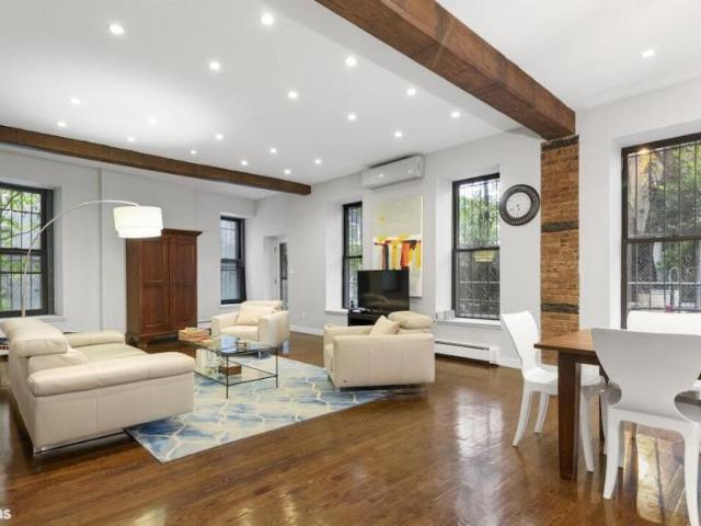 Apartment for sale in Arverne, New York