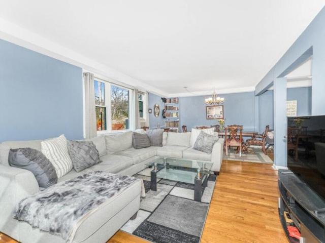 Apartment for sale in The Bronx, Arverne