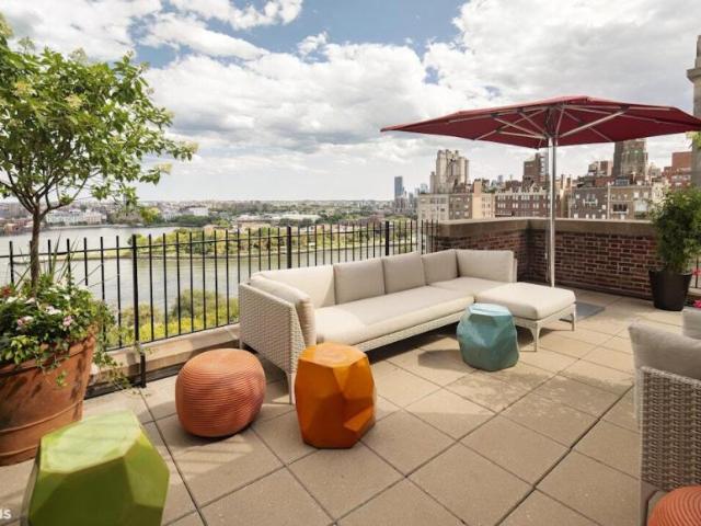 Apartment for sale in Arverne, New York