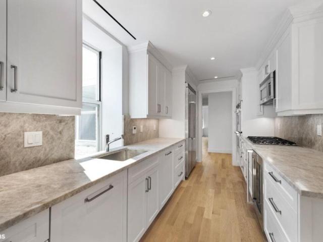 Apartment for sale in Arverne, New York