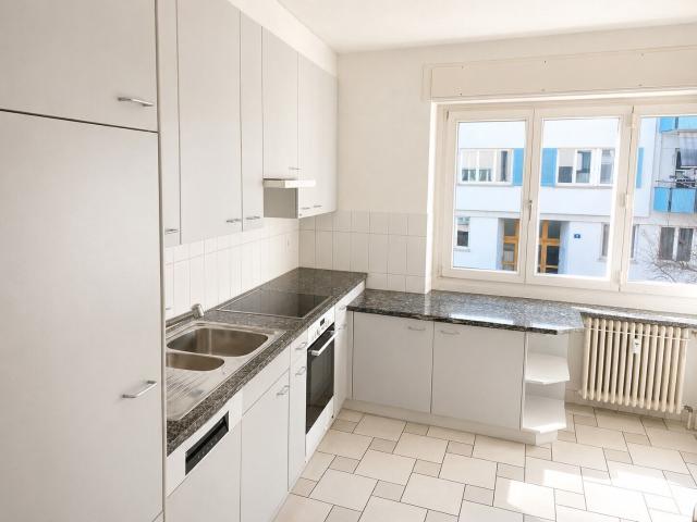 Apartment kaufen in Einigen, Zürich