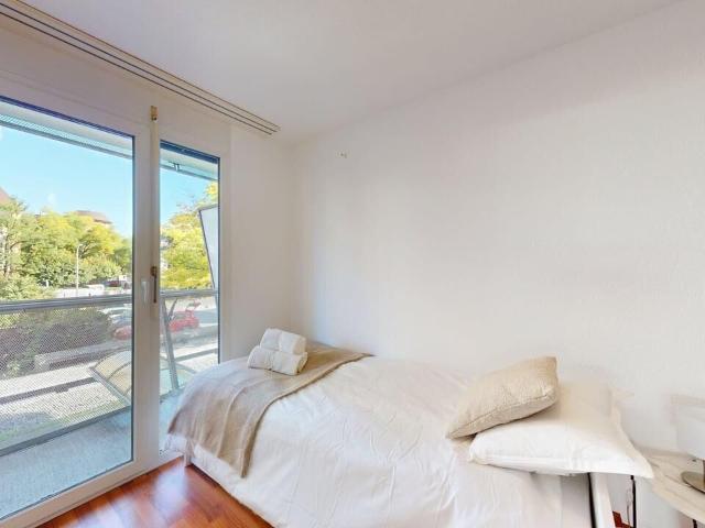 Apartment kaufen in Einigen, Zürich