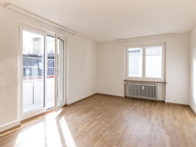 Apartment kaufen in Einigen, Zürich