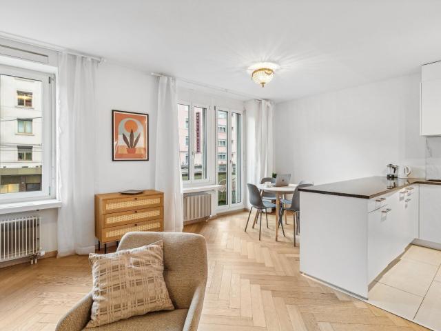 Apartment kaufen in Einigen, Zürich