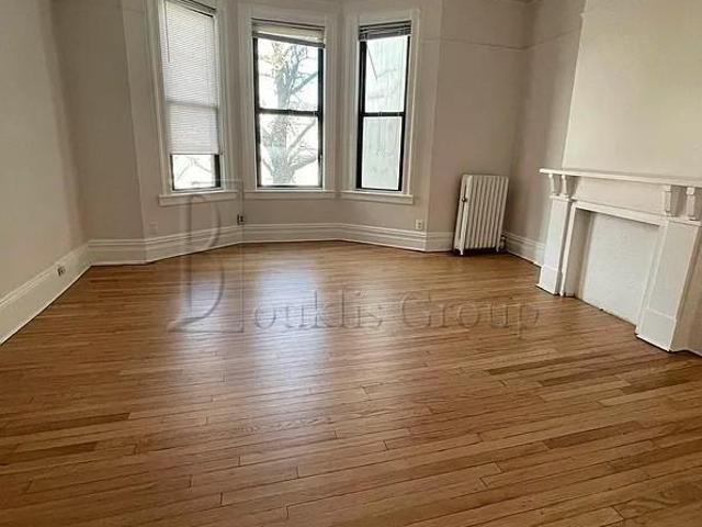 Apartment for sale in Queens, Arverne