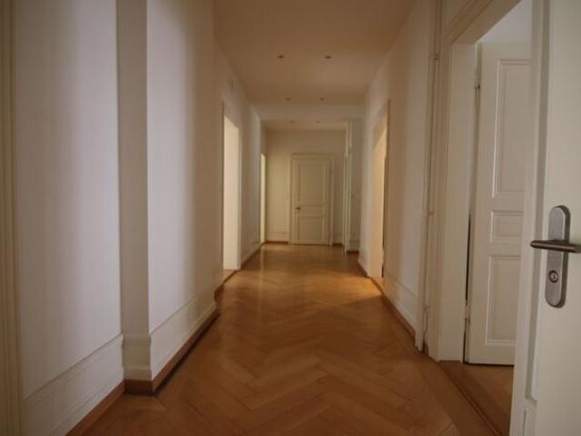 Apartment kaufen in Einigen, Zürich
