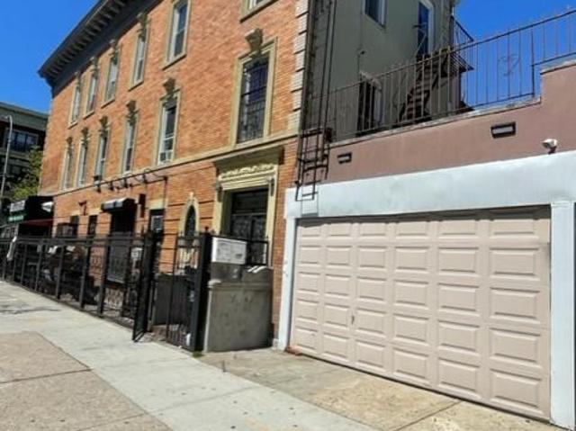 Apartment for sale in Arverne, New York