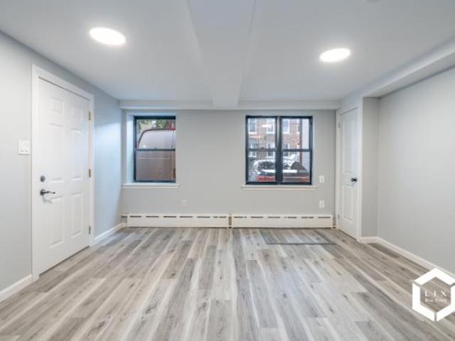 Apartment for sale in Arverne, New York