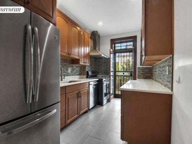 Apartment for sale in Arverne, New York