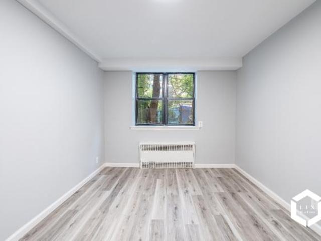 Apartment for sale in Arverne, New York