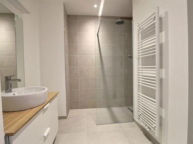 Kot location à Woluwe-Saint-Pierre - Sint-Pieters-Woluwe, Brussel-Hoofdstad - Bruxelles-Capitale