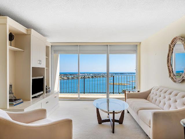 Apartment for sale in West Palm Beach, Florida