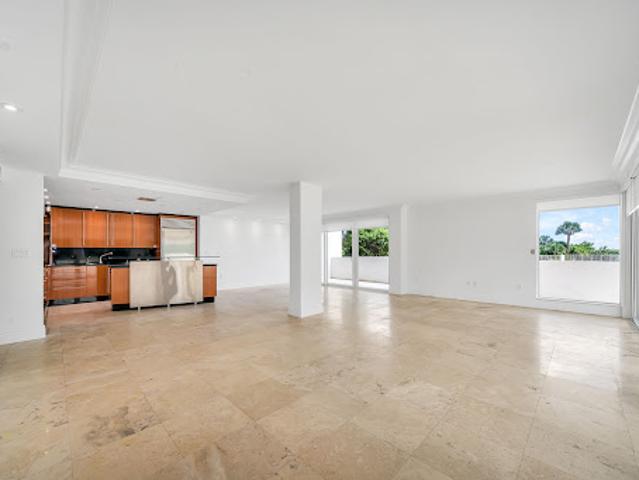 Apartment for sale in Key Biscayne, Florida