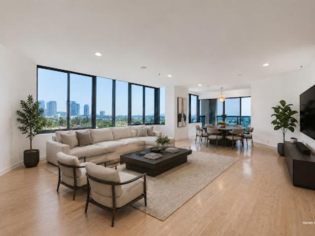 Apartment for sale in Canoga Park, California