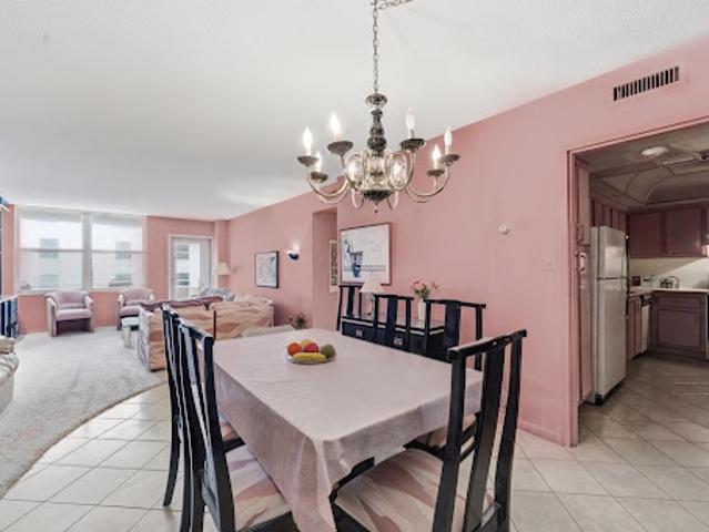 Apartment for sale in Surfside, Florida