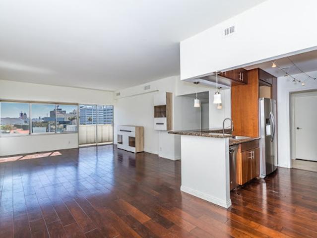 Apartment for sale in Canoga Park, California