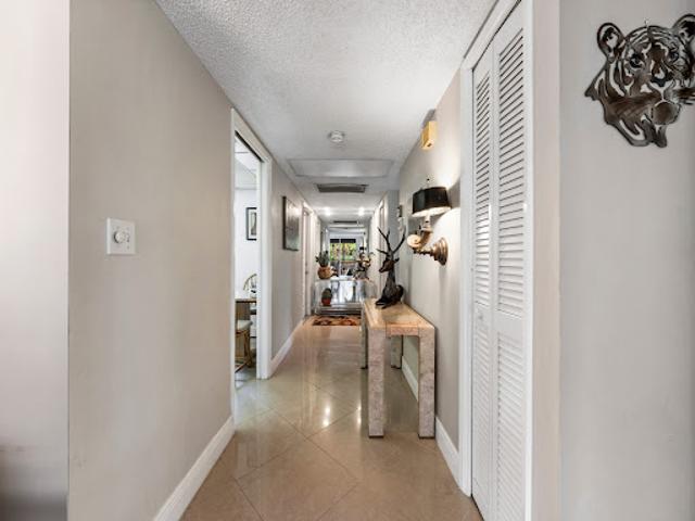 Apartment for sale in Pompano Beach, Florida