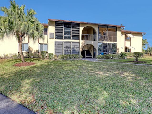 Apartment for sale in Greenacres, Florida
