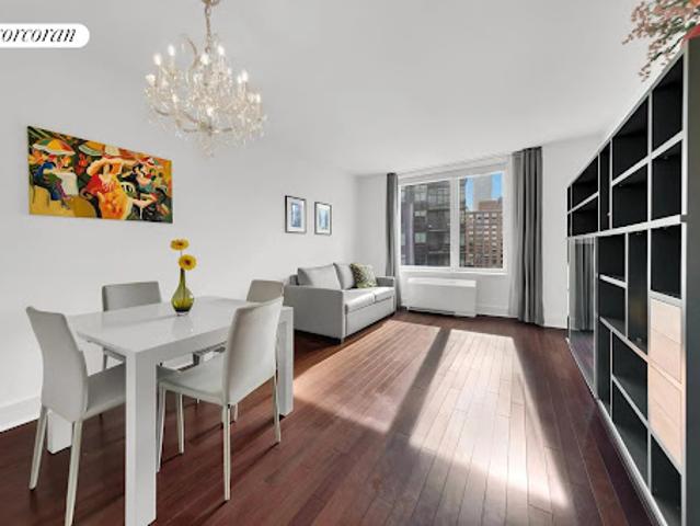Apartment for sale in Arverne, New York