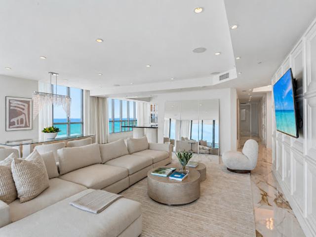 Apartment for sale in Hollywood, Florida