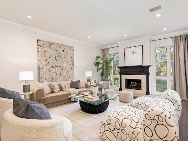 Apartment for sale in Canoga Park, California