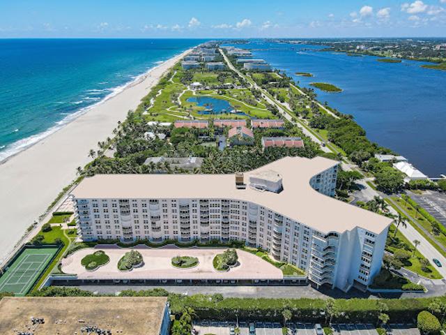 Apartment for sale in Palm Beach, Florida