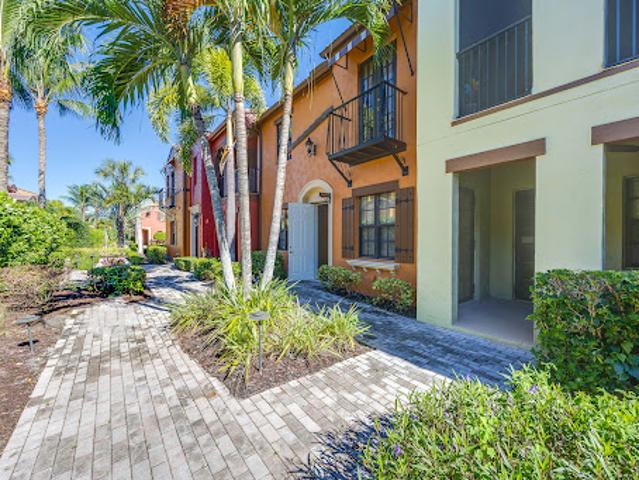Apartment for sale in Naples, Florida