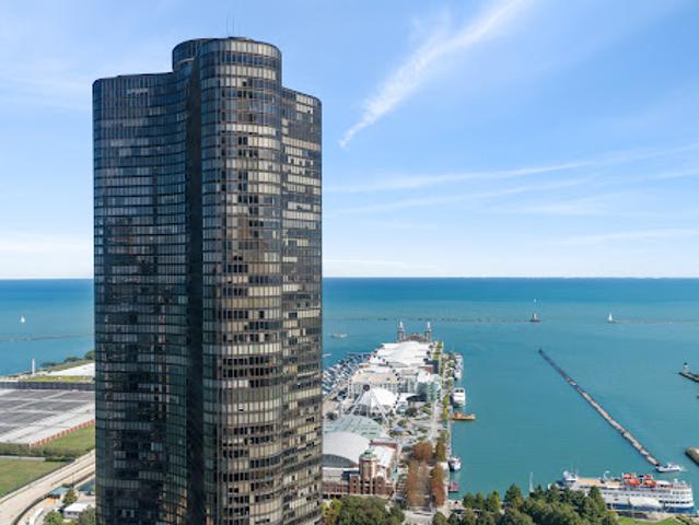 Apartment for sale in Chicago, Cook County