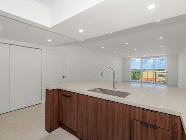 Apartment for sale in Surfside, Florida