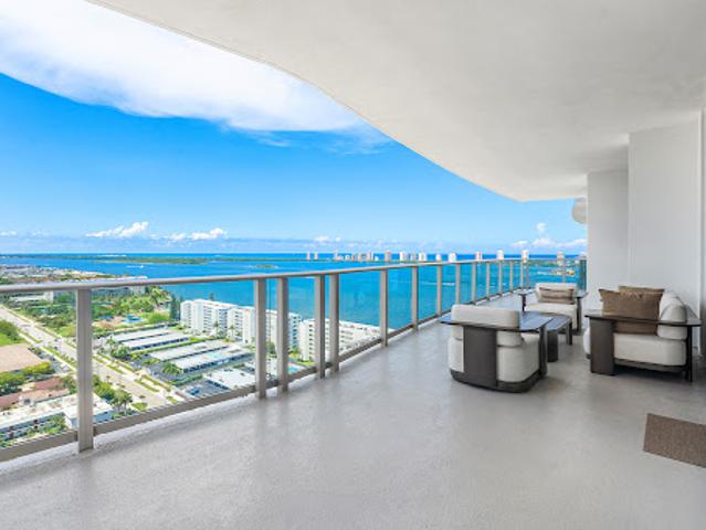 Apartment for sale in Lake Park, Florida