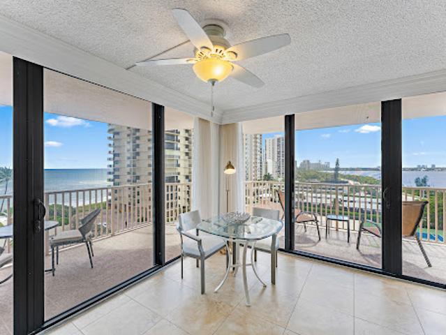 Apartment for sale in Riviera Beach, Florida