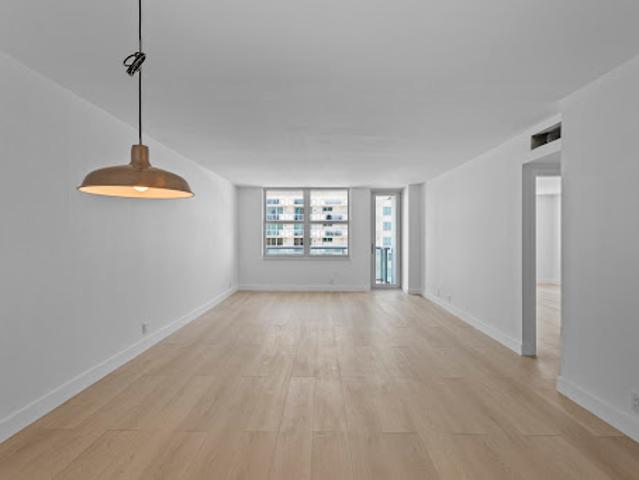 Apartment for sale in Surfside