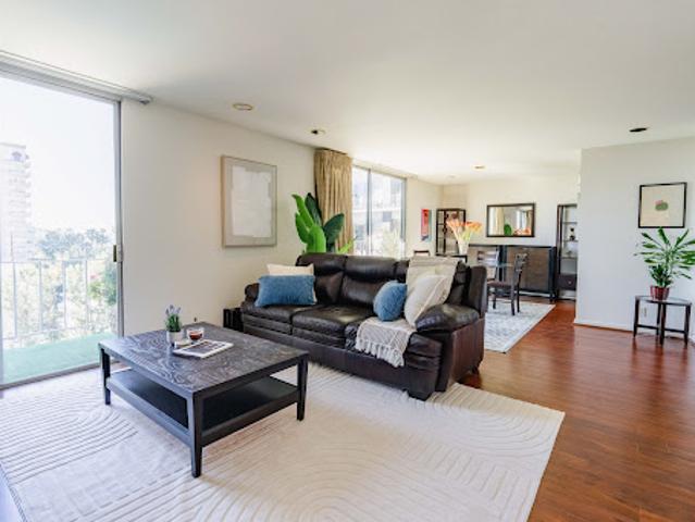 Apartment for sale in Canoga Park, California