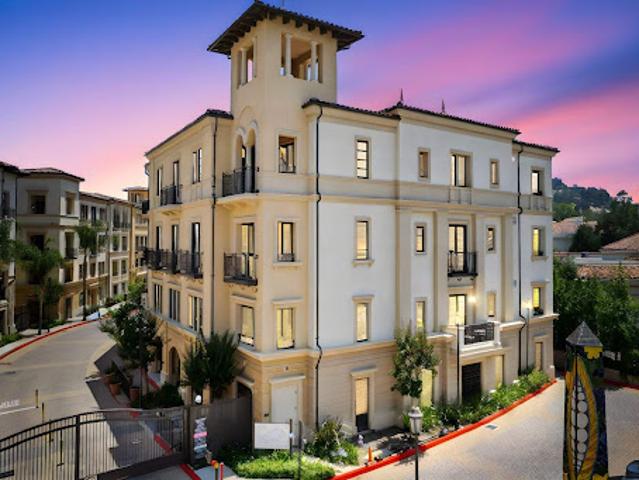 Apartment for sale in Calabasas, California