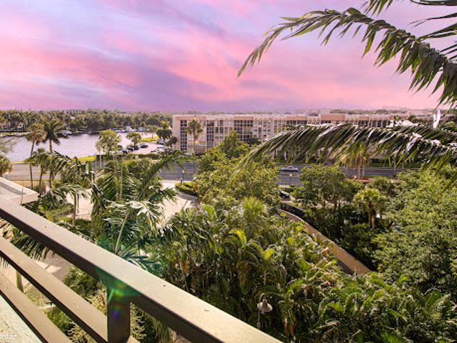Apartment for rent in Hallandale, Florida