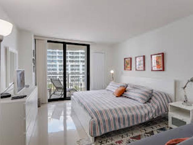 Apartment for sale in Riviera Beach