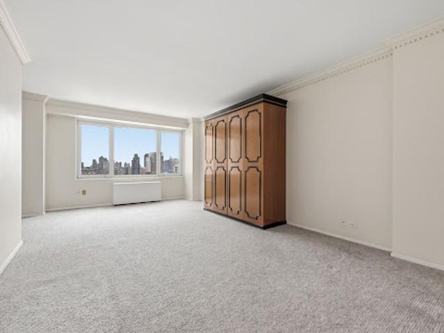 Apartment for sale in Arverne, New York