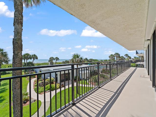 Apartment for sale in Cocoa Beach, Florida